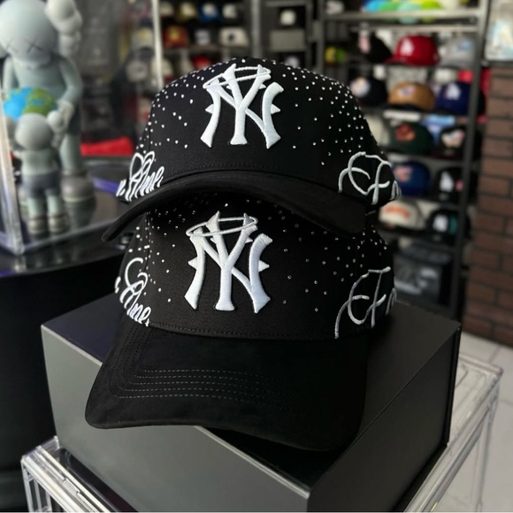 Black and White NY Logo Caps